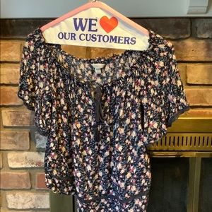 American Eagle navy floral blouse. (xs)